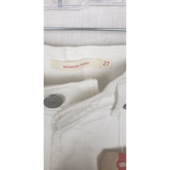 LEVIS Shorts Womens 27 Bermuda Zip Embroidered Floral Denim White Capri NWT - Picture 3 of 10